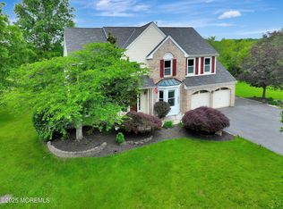 2 Hampton Hollow Dr, Millstone Township, NJ