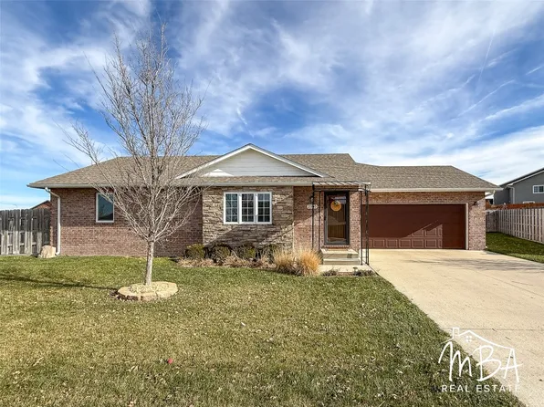 2360 Glenwood Dr, Garden City, KS 67846