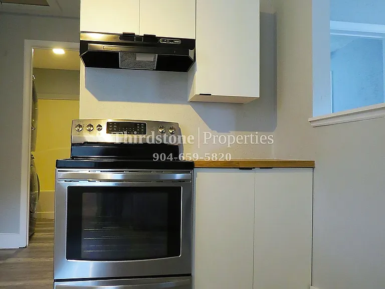 1225 E 14th St — Photo 8