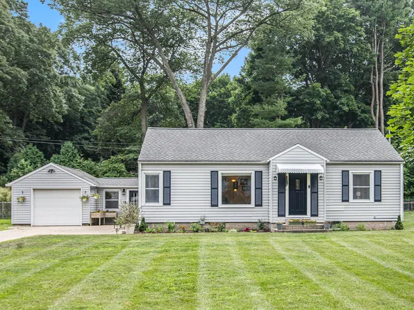 515 E Alice St, Whitehall, MI 49461