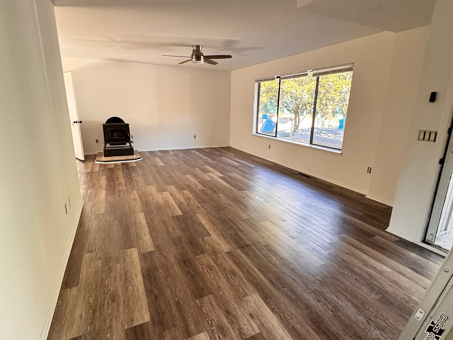 3 bed, 1400 sqft, $3,150 — Photo 4