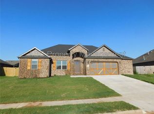 381 Captain Hopkins St, Prairie Grove, AR 72753