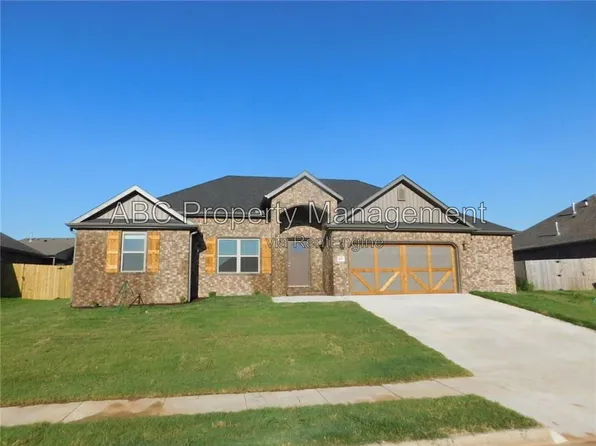 381 Captain Hopkins St, Prairie Grove, AR 72753