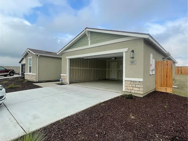 8824 Scintilla Ave — Photo 2