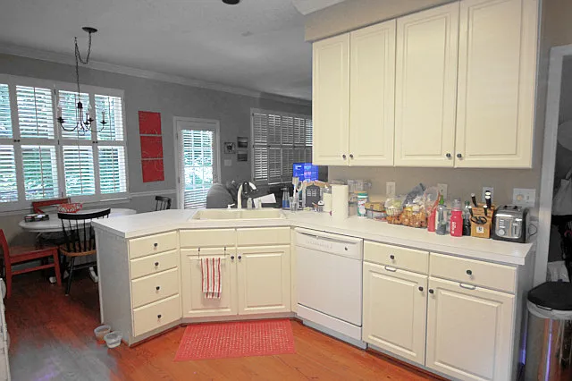 3201 Stanford Dr — Photo 2
