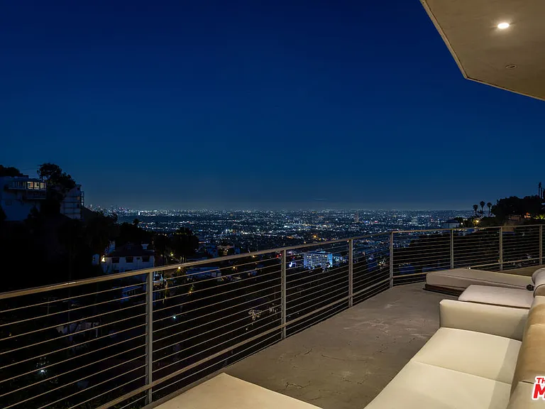 8634 Franklin Ave — Photo 3