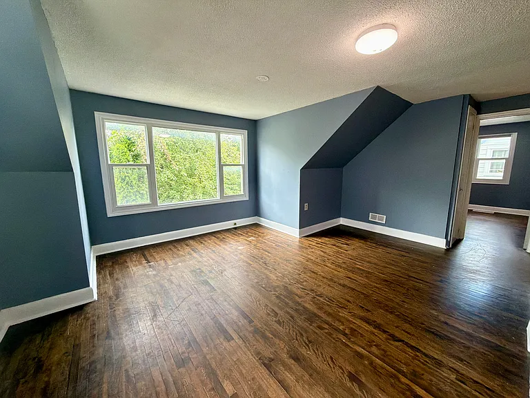 45 Campbell Ave — Photo 11