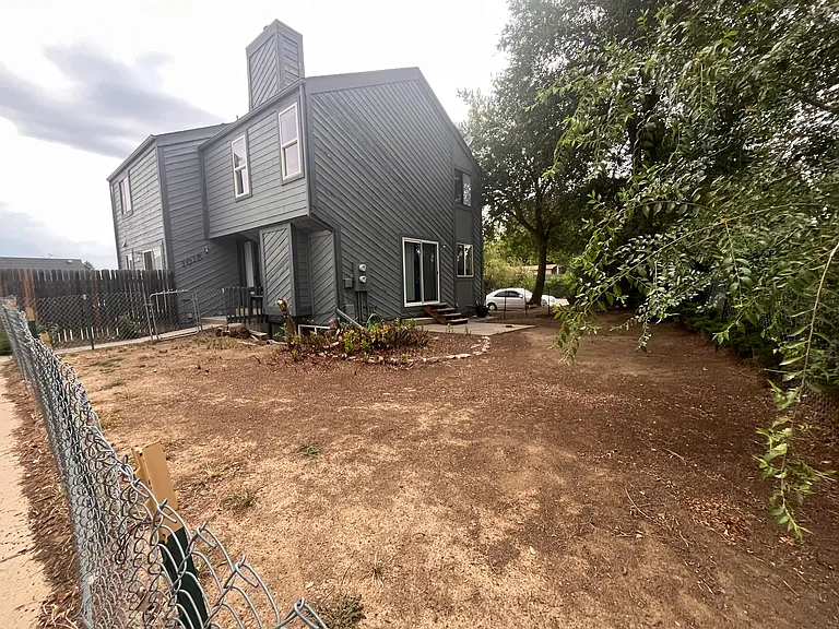 1015 Hover St — Photo 17
