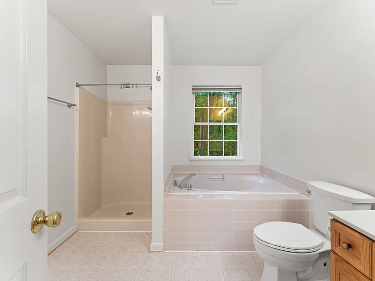 10105 Cotter Ct — Photo 11