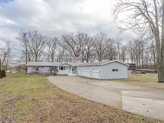 3rd image of 460 Seneca Dr