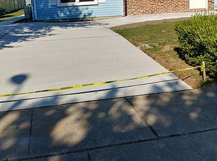 409 Ridge Dr, Williamstown, NJ 08094