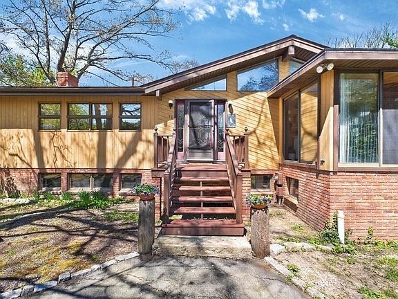 4th image of 38 Gaudette Dr