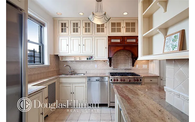 Sold by Douglas Elliman | media 15