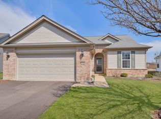 2793 Beacon Point Cir, Elgin, IL 60124