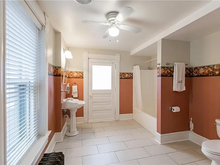 425 Gladstone Blvd — Photo 22
