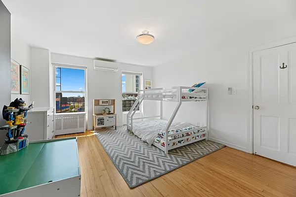 Rented by Compass | media 9