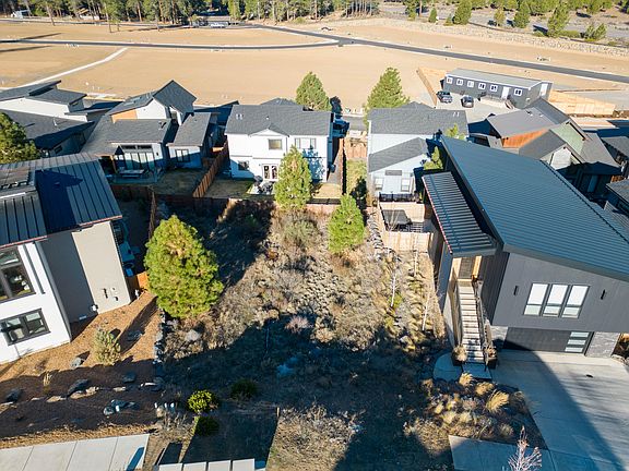 3rd image of 61175 SW Tippytoe Pl