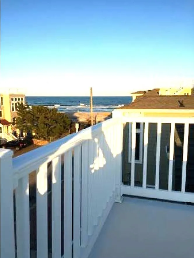 2 bed, 1.5 bath, 1100 sqft, $1,995 — Photo 2