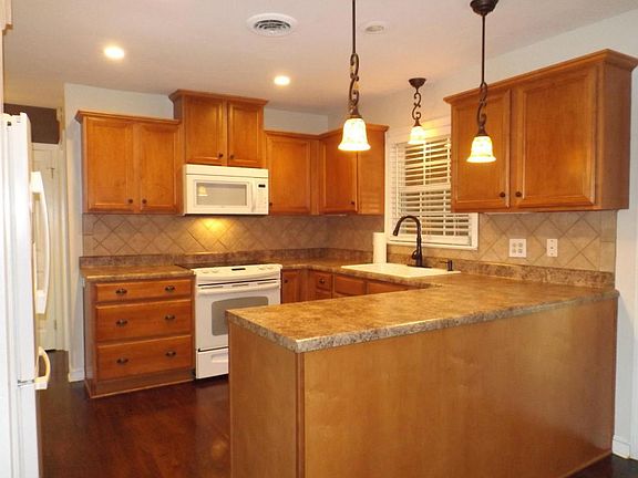 4th image of 2973 Neil Dr