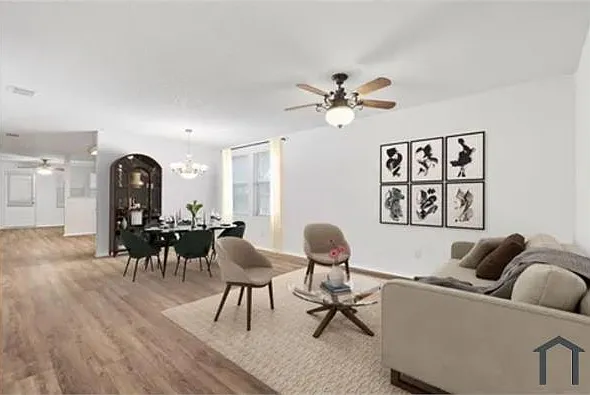 4 bed, 2100 sqft, $2,900 — Photo 4