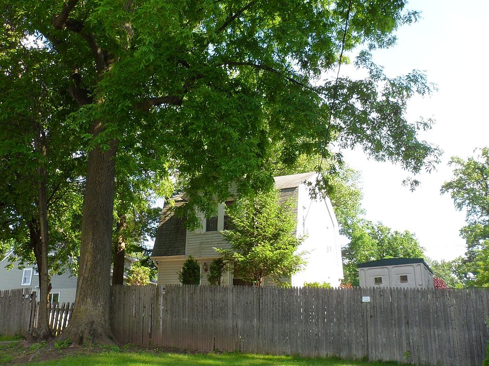 2nd image of 120 Cresskill Ave