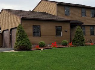 6020 Misty Ridge Ln, Cicero, NY 13039