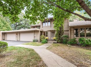 10309 Scarborough Rd, Bloomington, MN 55437