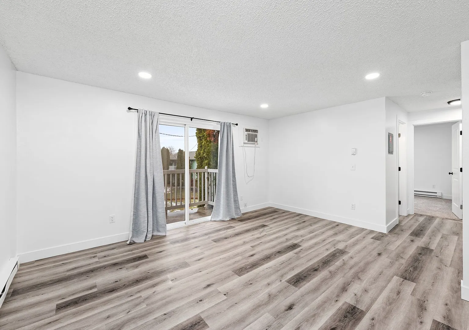 Updated Mission Park 2BR - Private Balcony & In-Unit Laundry! — Photo 4