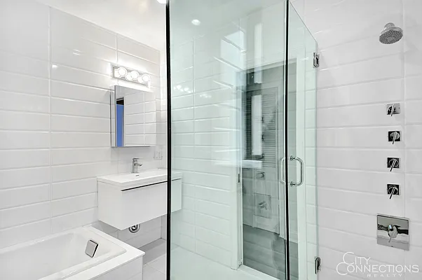 Rented by City Connections Realty | media 4