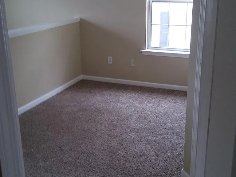 411 Red Coat Ln — Photo 9