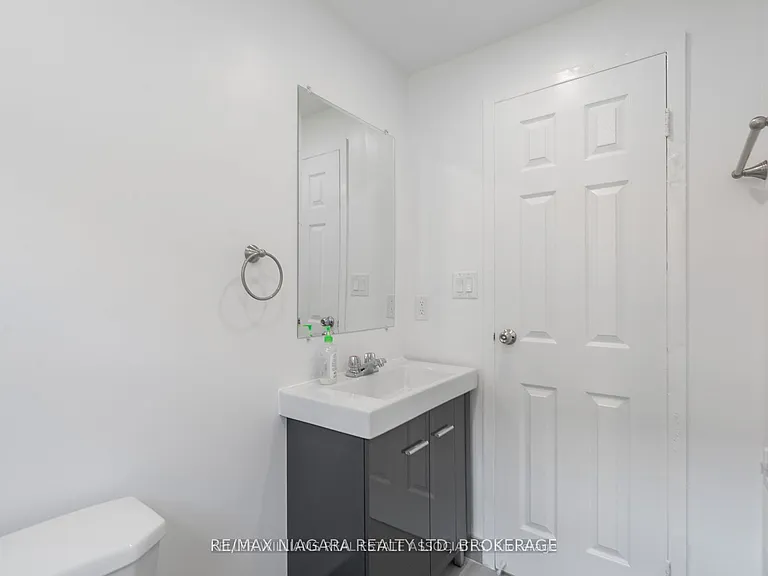 237 Church St N #1 — Photo 9