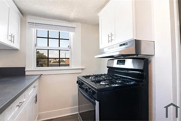 431 E 29th St #4 — Photo 9
