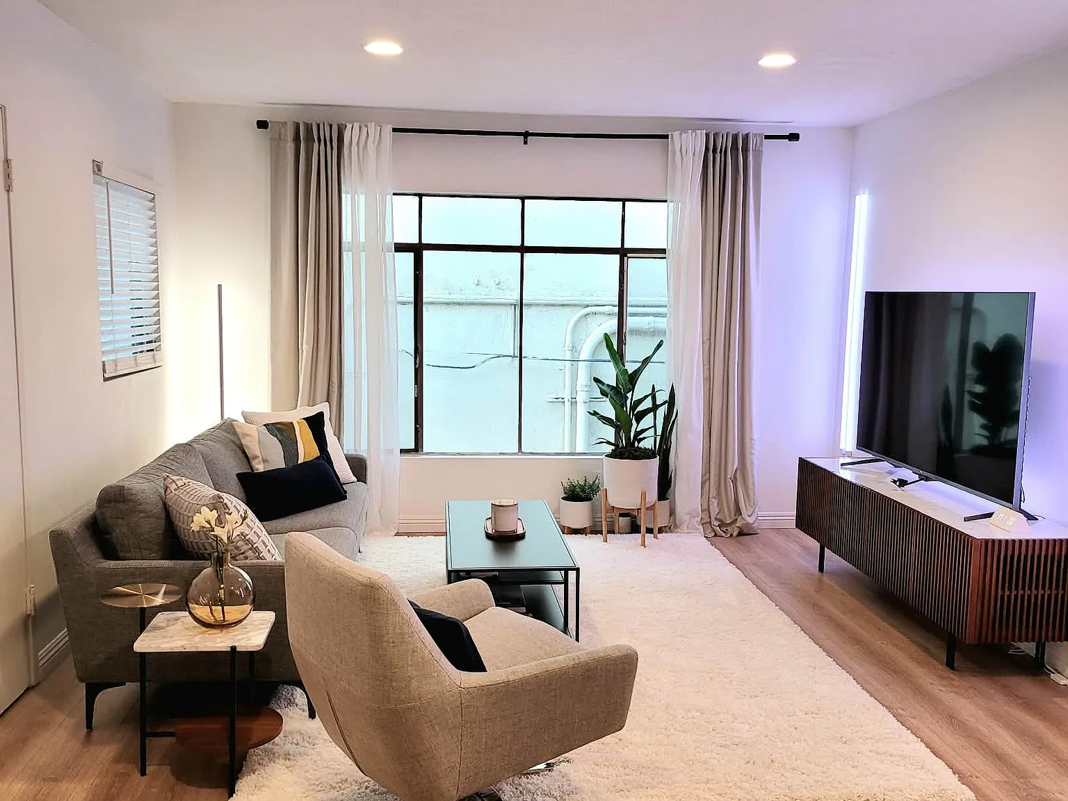2 bed, 1.5 bath, 1000 sqft, $2,675 — Photo 4