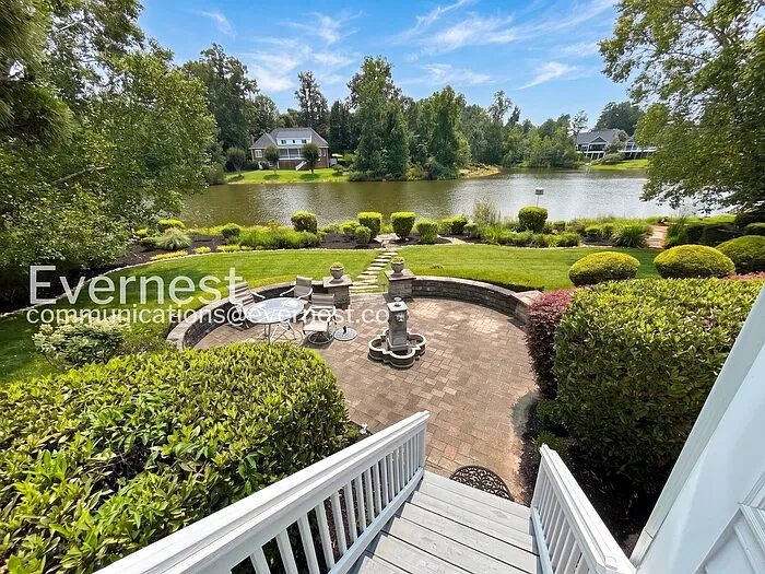 4 bed, 3.5 bath, 4067 sqft, $4,500 — Photo 2