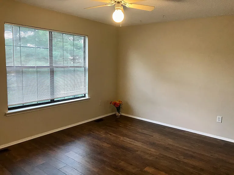 260 Bromley Pl — Photo 12