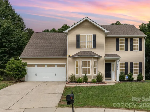6608 Pattonsburg Dr, Charlotte, NC 28213