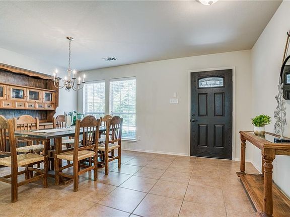5th image of 2720 Indian Oak Dr
