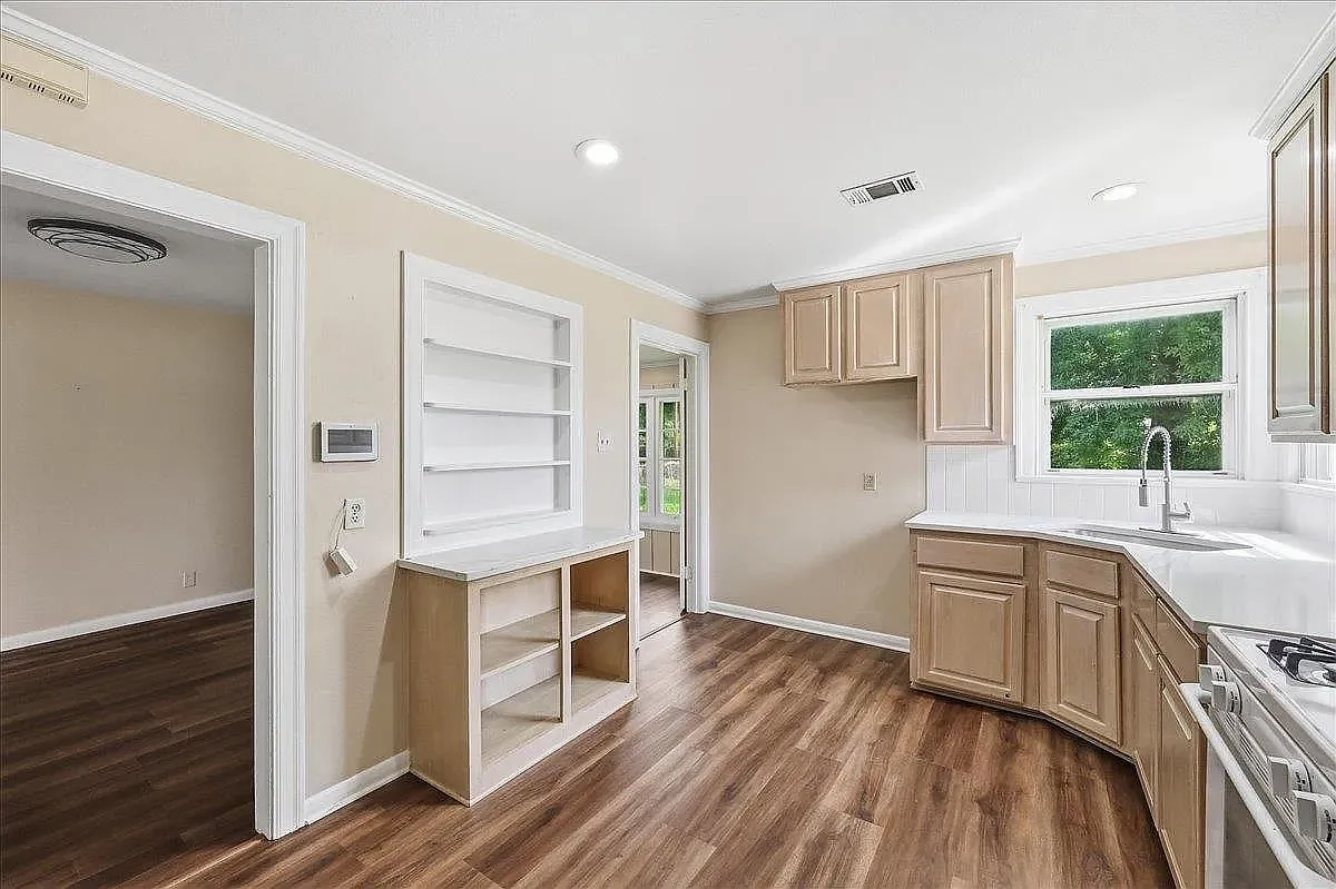 2 bed, 1189 sqft, $1,300 — Photo 4