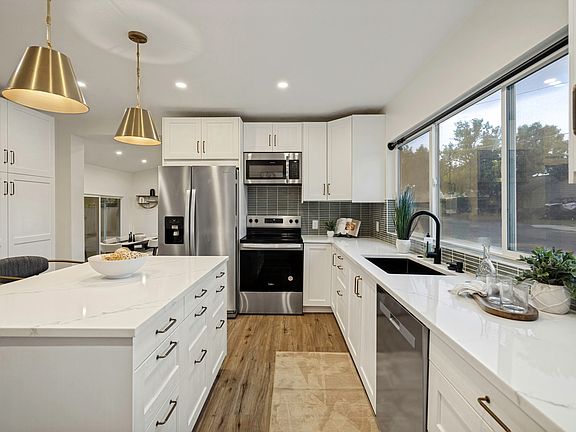 4th image of 412 W Alta View Dr S