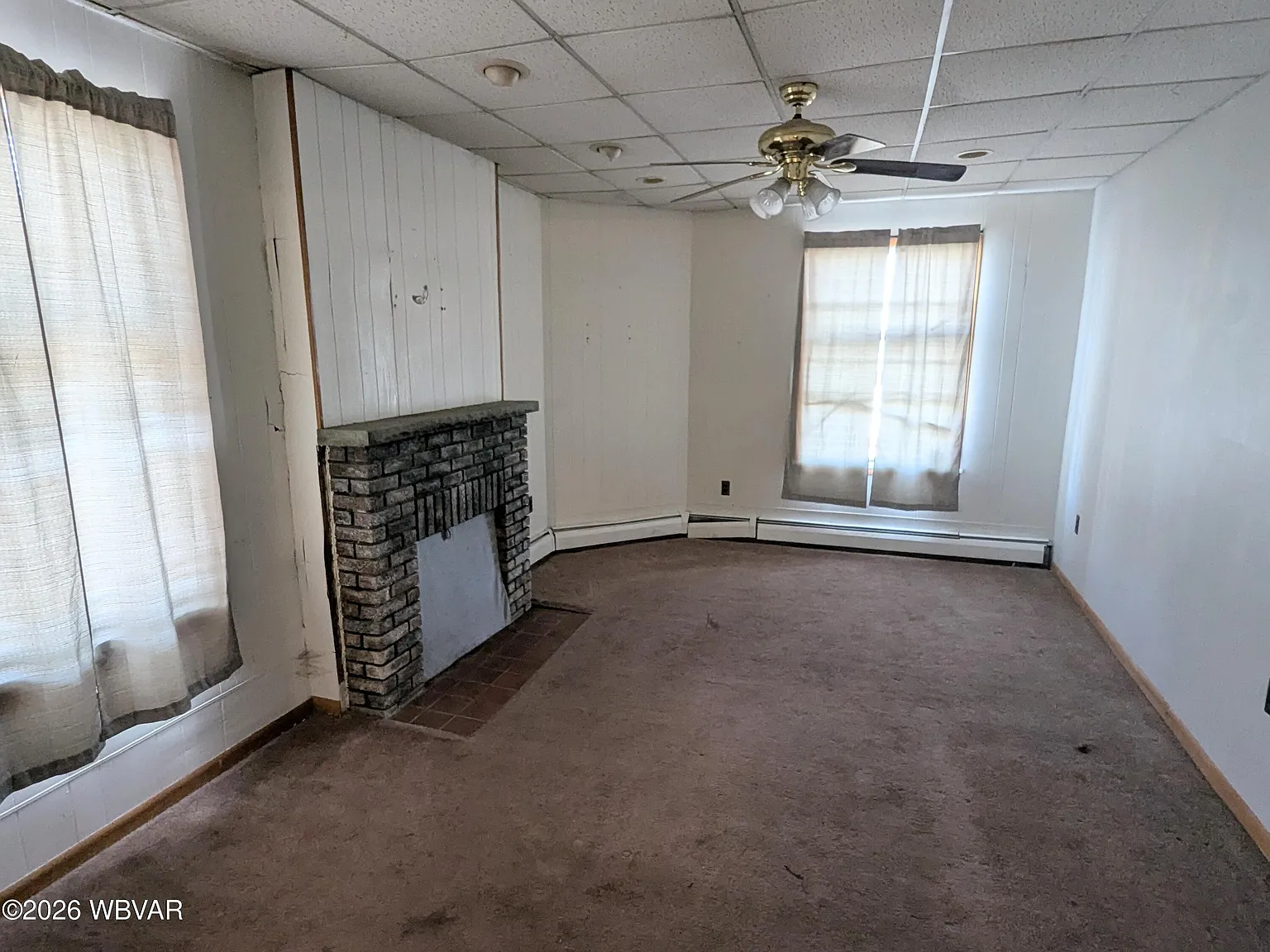 3 bed, 1.0 bath, 1240 sqft, $1,050 — Photo 2