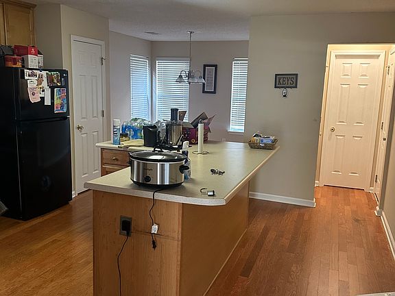 3rd image of 5038 Larkspur Ln