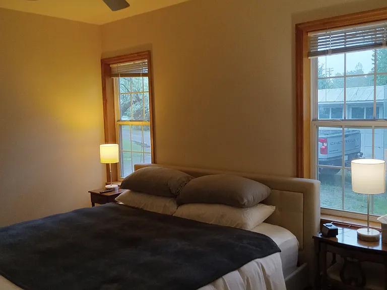 Vineyard Ave — Photo 4