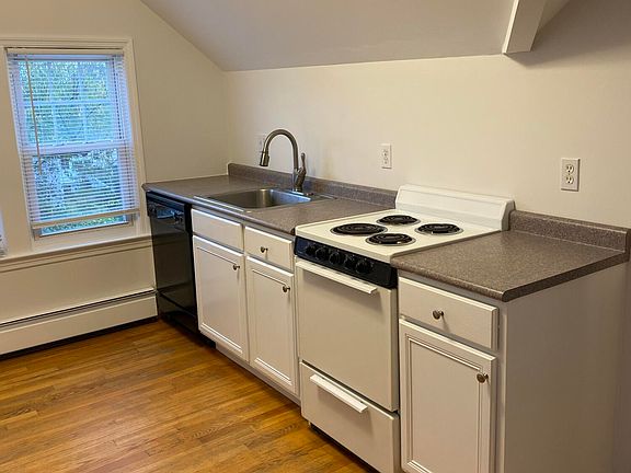 3rd image of 48 Le Grande Ave APT 3
