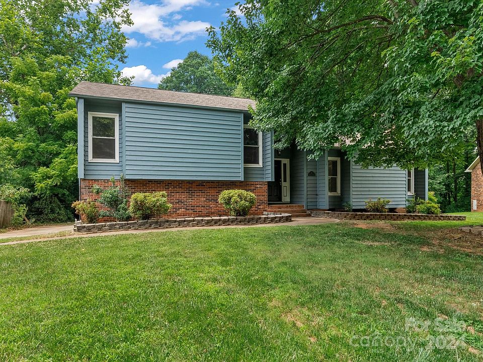1st image of 115 Highview Cir