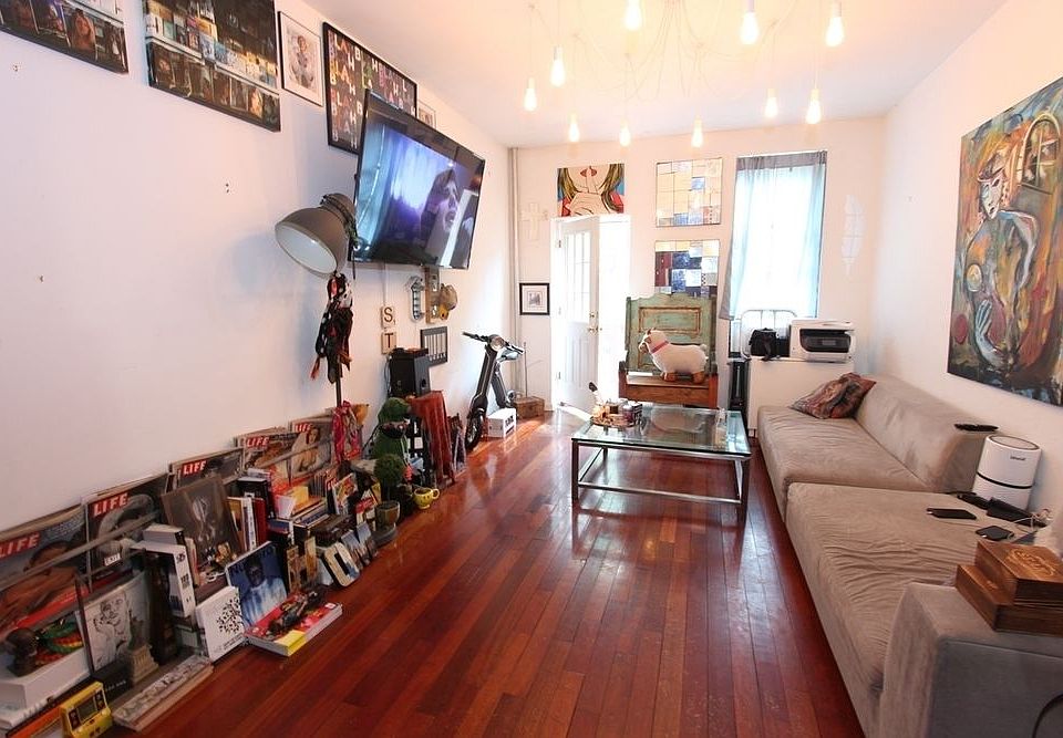1st image of 444 W 48th St APT 1E