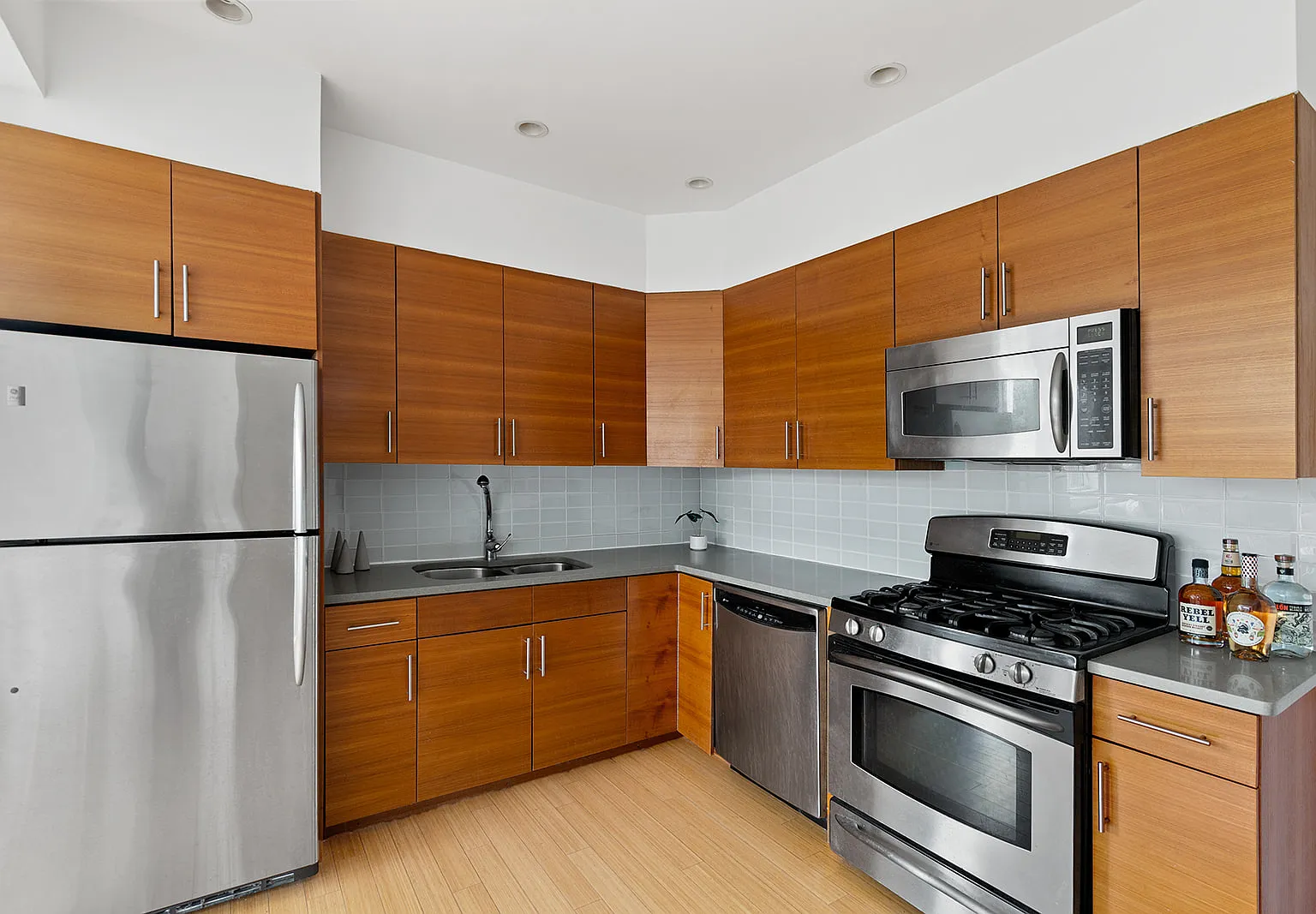 11 Terrace Pl — Photo 2