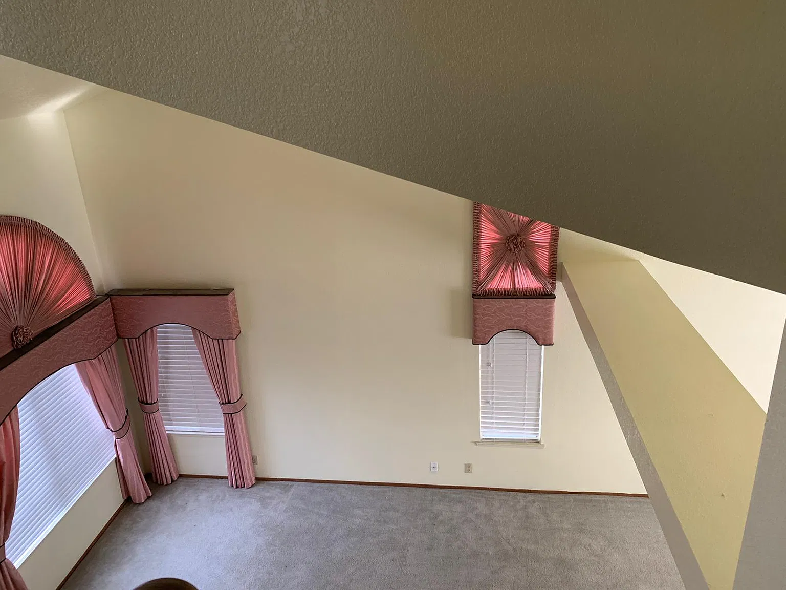 8361 Stonybeck Cir — Photo 2