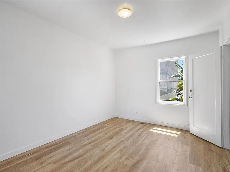 2432 Webb Ave #B — Photo 12