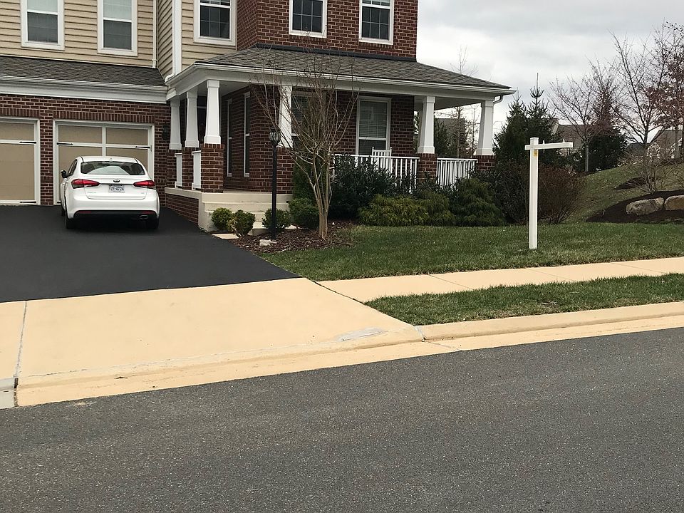 1st image of 42621 Willow Bend Dr