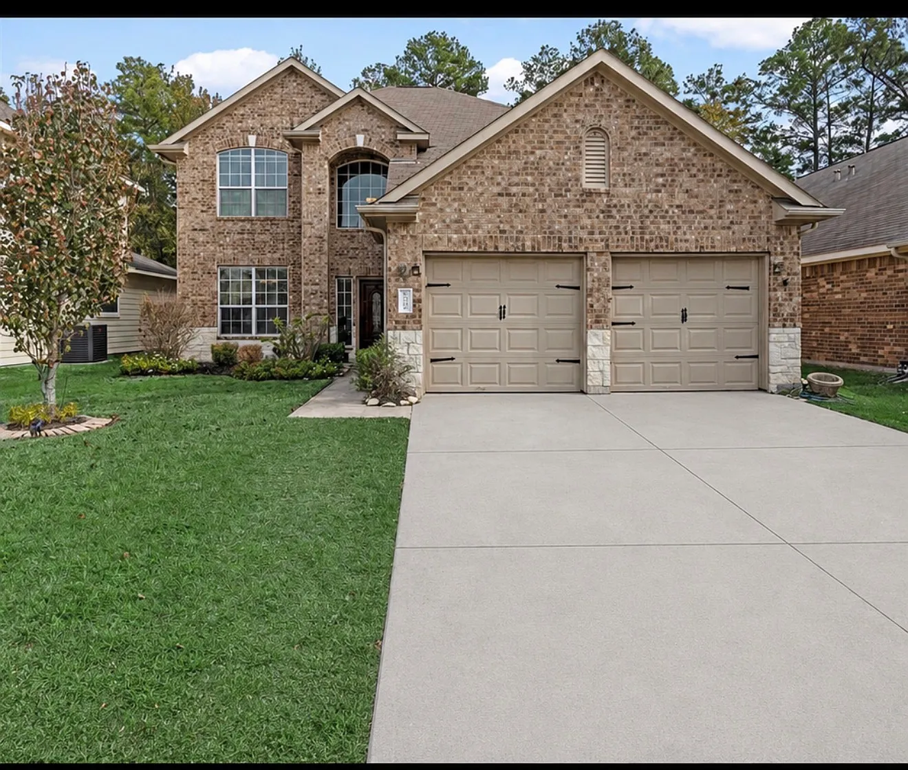 4 bed, 2.5 bath, 2465 sqft, $2,550 — Photo 1